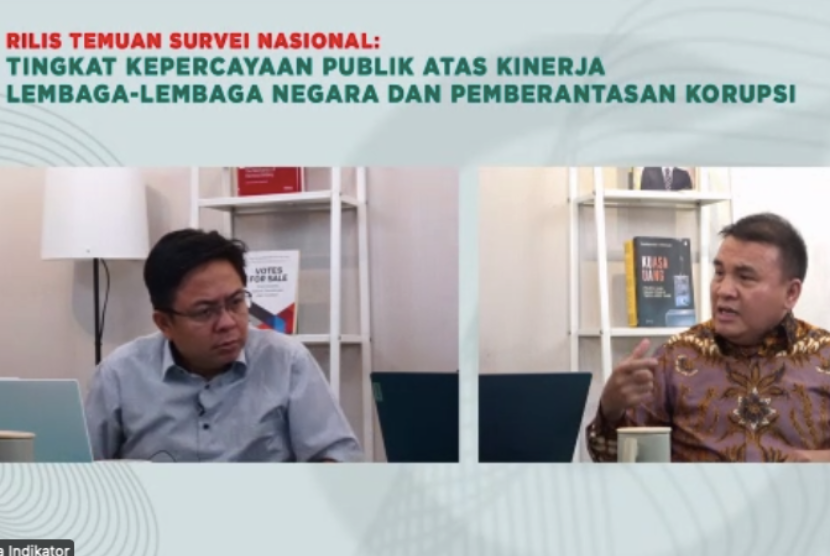 ounder dan Peneliti Utama Indikator Politik Indonesia Burhanuddin Muhtadi, saat memaparkan hasil survei lembaganya secara daring.