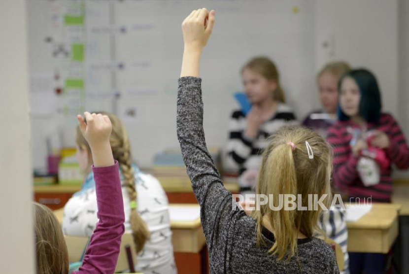 KDM Minta Sekolah Mulai Pukul 06.00, Bagaimana di Negara Maju?