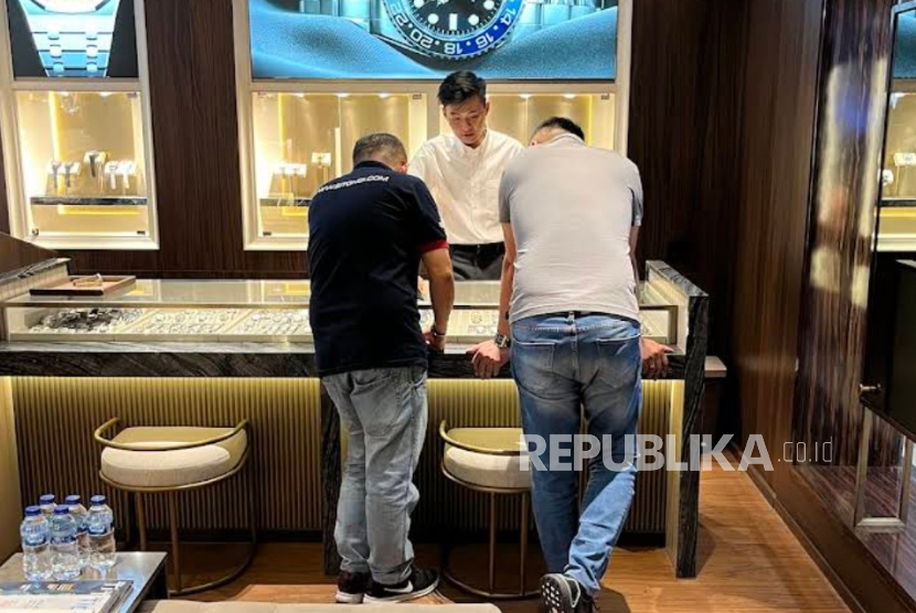 Jam tangan mewah semakin diminati sebagai alternatif investasi.
