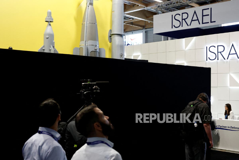 Stan Elbit Systems yang tertutup di Paris Air Show pada, Senin, 16 Juni 2025.