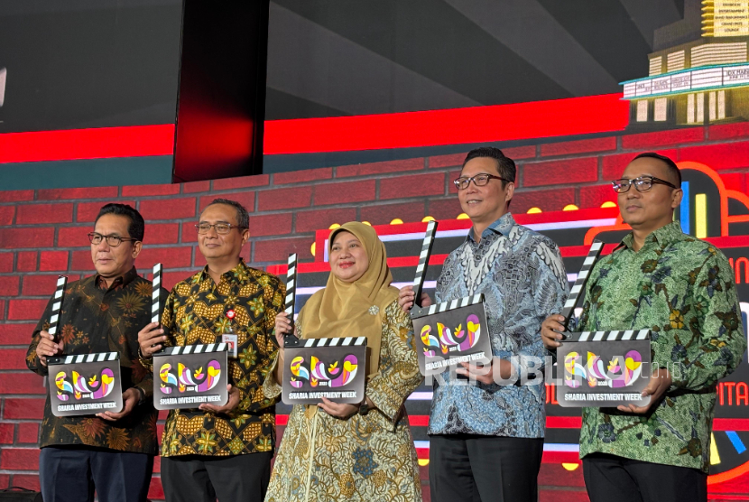 Pembukaan acara Syariah Investment Week (SIW) 2025 di Main Hall BEI, Jakarta, Kamis (19/6/2025).