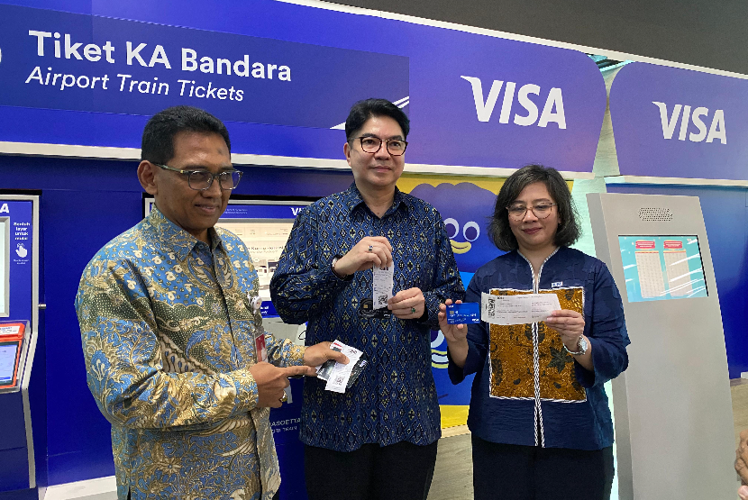 Visa mengumumkan peluncuran sistem pembayaran nirsentuh (contactless) pada layanan Kereta Bandara. Sistem pembayaran anyar tersebut bertujuan untuk menyediakan pengalaman pembayaran yang mulus, aman, dan nyaman bagi para komuter serta wisatawan baik domestik maupun internasional.   Peluncuran contactless Visa dihadirkan mengingat preferensi yang kuat terhadap pembayaran digital dan contactless di kalangan komuter di Indonesia. 