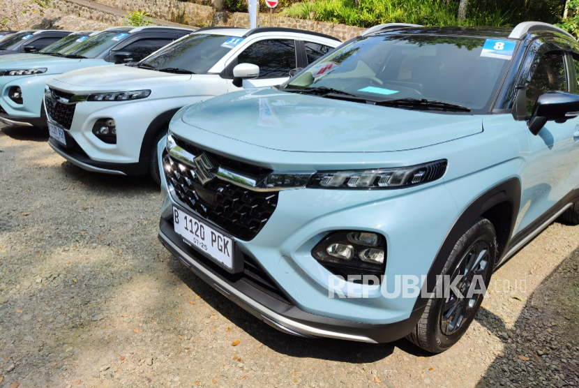 Suzuki Fronx tipe SGX.