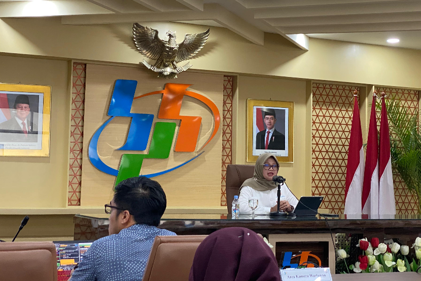 Deputi Bidang Statistik Distribusi dan Jasa Badan Pusat Statistik (BPS) Pudji Ismartini dalam konferensi pers Berita Resmi Statistik (BRS) di Kantor BPS, Jakarta, Selasa (1/7/2025).