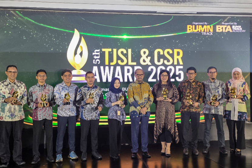 Petrokimia Gresik, perusahaan solusi agroindustri anggota holding Pupuk Indonesia, kembali mendapatkan apresiasi atas konsistensi dan optimalisasi pelaksanaan program Tanggung Jawab Sosial dan Lingkungan (TJSL).