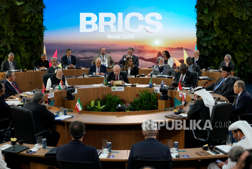 Para pemimpin dunia ambil bagian dalam KTT tahunan BRICS ke-17 di Rio de Janeiro, Ahad, 6 Juli 2025.