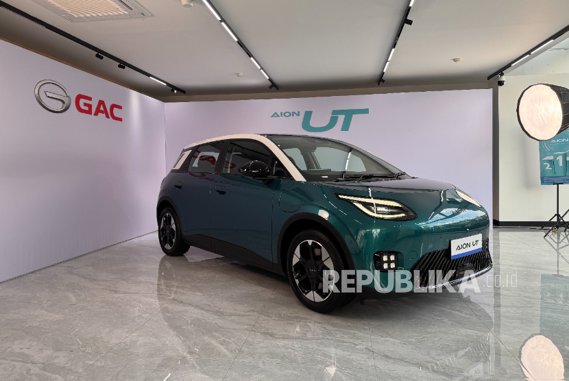 AION UT, mobil listrik terbaru yang diperkenalkan oleh GAC AION Indomobil.