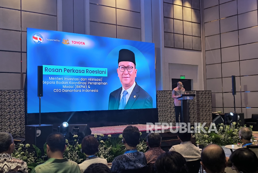 Menteri Investasi/Kepala BKPM sekaligus CEO Danantara, Rosan Roeslani berbicara pada forum Indonesia-Japan Executive Dialogue 2025, di Hotel Fairmont, Jakarta, Rabu (6/8/2025).