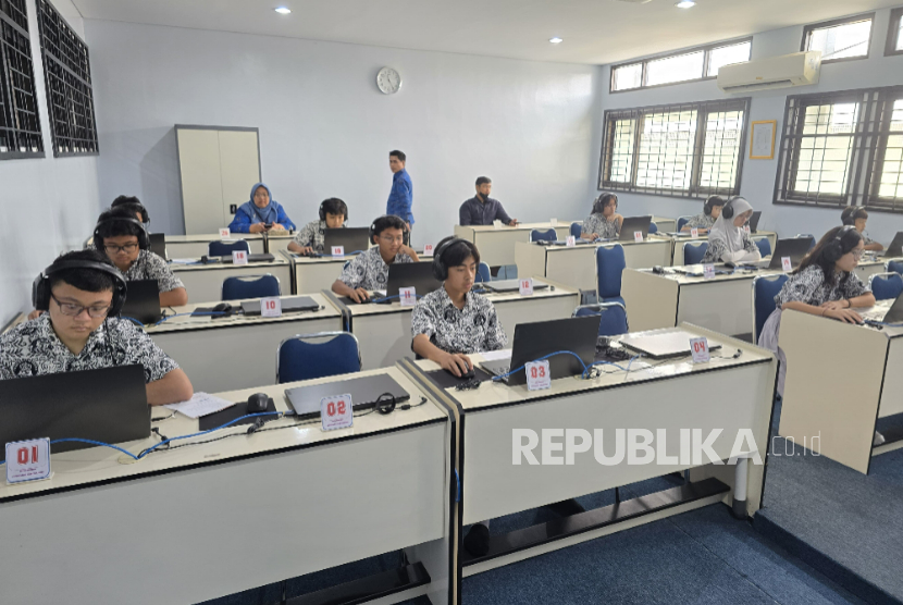 28 Sekolah di Jakarta Ambil Bagian Pecahkan Rekor MURI Asesmen Bahasa Inggris Daring