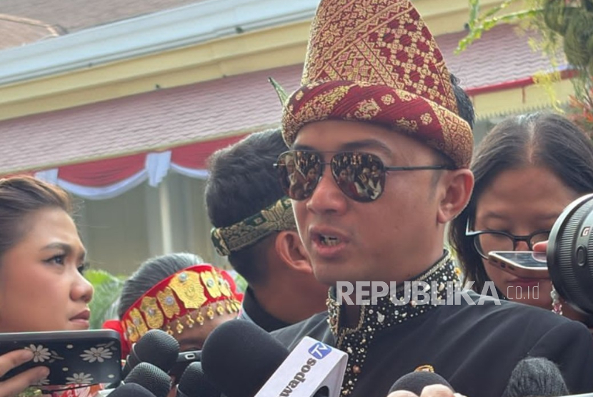 Menteri Sekretaris Negara (Mensesneg) Prasetyo Hadi di halaman Istana Merdeka, Jakarta Pusat, Ahad (17/8/2025).