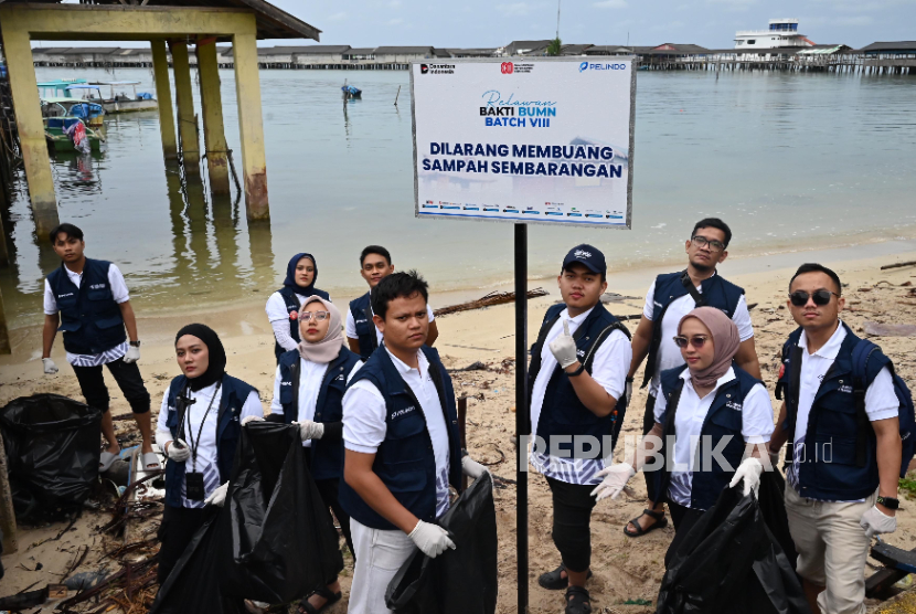 Relawan Bakti BUMN di Bintan, Kepulauan Riau, melaksanakan kegiatan konservasi padang lamun, mangrove, terumbu karang, dan habitat dugong.