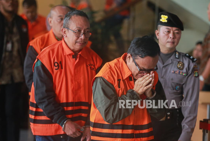 Wamenaker Immanuel Ebenezer usai ditetapkan sebagai tersangka kasus pemerasan di Gedung Merah Putih KPK, Jumat (22/8/2025).