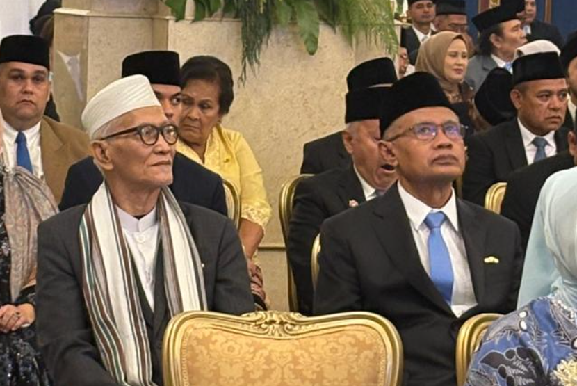 Rais Aam PBNU KH Miftachul Akhyar dan Ketua Umum PP Muhammadiyah Prof Haedar Nashir hadir menerima penghargaan Bintang Mahaputera Utama di Istana Negara, Senin (25/8/2025).