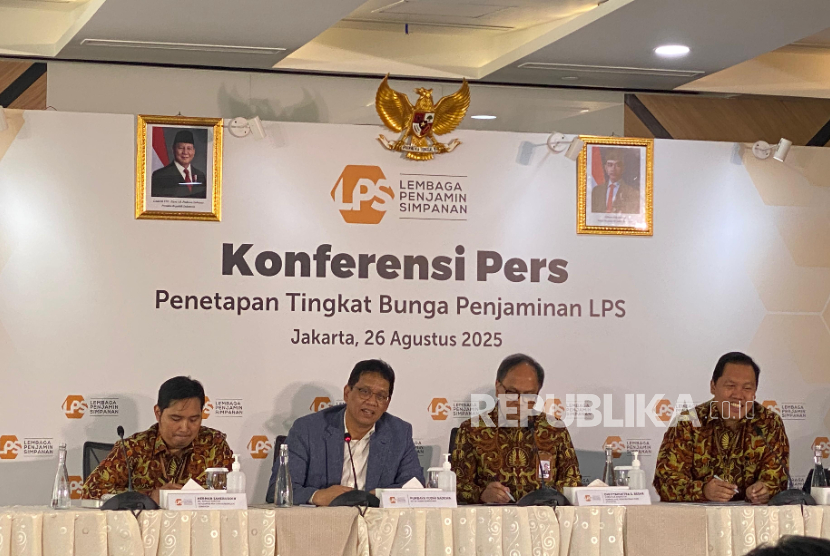 Konferensi Pers Penetapan Tingkat Bunga Penjaminan (TBP) Lembaga Penjamin Simpanan (LPS) di Kantor LPS, Jakarta, Selasa (26/8/2025).