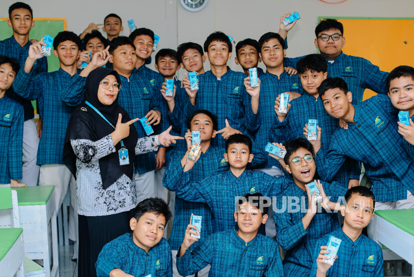 SMP Shidqia Islamic School, Bekasi, meluncurkan Program Booster Excellent Nutrition (BEN) sebagai wujud dukungan gizi untuk generasi Indonesia Emas 2045.