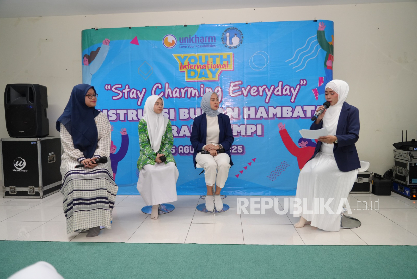 Talkshow bertajuk Stay Charming Everyday-Menstruasi Bukan Hambatan Meraih Mimpi.