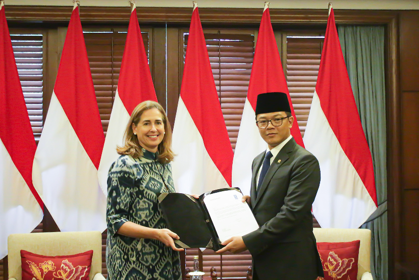  Program Pembangunan PBB (UNDP) di Indonesia menyambut Kepala Perwakilan baru, Sara Ferrer Olivella. Ia menyerahkan surat kepercayaannya kepada Menteri Luar Negeri Republik Indonesia, Sugiono, Selasa (9/9/2025).