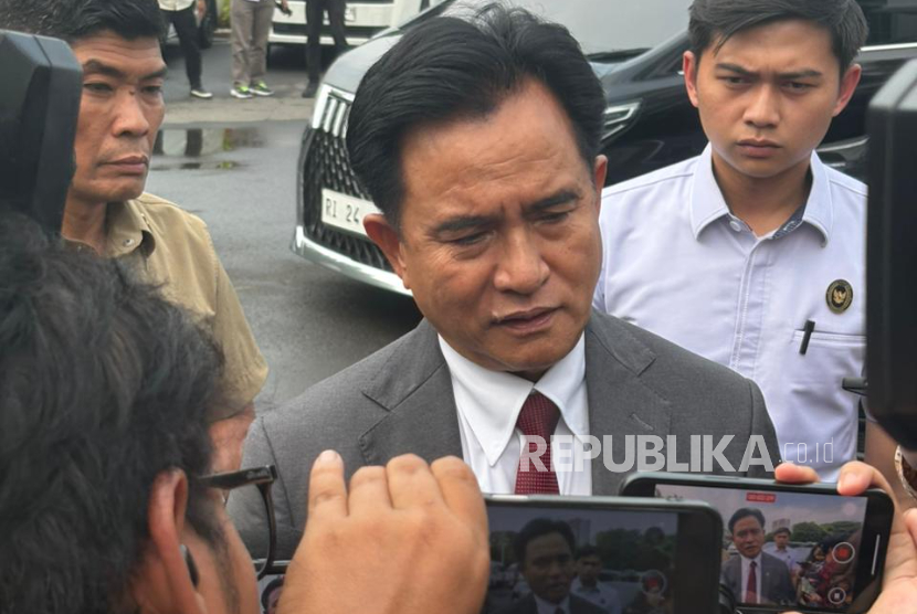 Menteri Koordinator Bidang Hukum, Hak Asasi Manusia, Imigrasi, dan Pemasyarakatan (Menko Kumham Imipas) Yusril Ihza Mahendra di Istana Kepresidenan Jakarta, Rabu (17/9/2025).