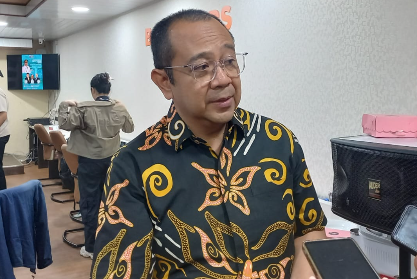 Direktur Utama PAM Jaya Arief Nasrudin saat diwawancarai di Balai Kota Jakarta, Jumat (19/9/2025). 