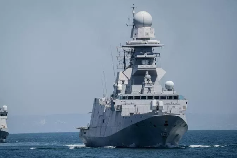 Fregat AL Italia Virginio Fasan saat berlayar di Laut Mediterania. Kapal ini dikirim mengawal Armada Sumud Global pada 24 September 202. 