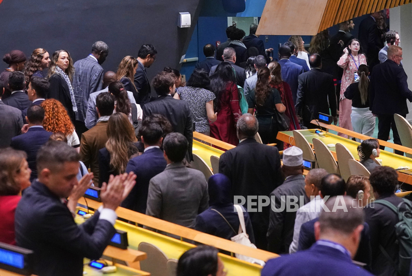 Perdana Menteri Israel Benjamin Netanyahu ditinggal para diplomat berpidato di sesi ke-80 Majelis Umum PBB, Jumat, 26 September 2025.