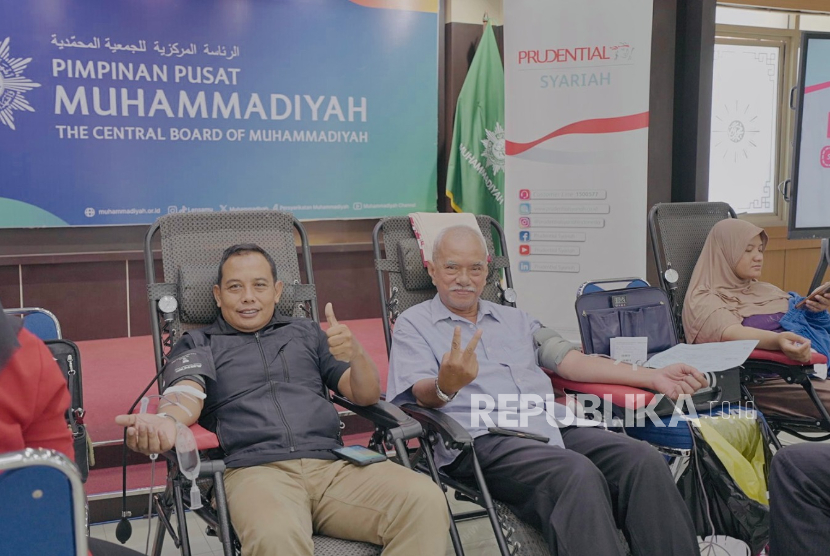 PT Prudential Sharia Life Assurance (Prudential Syariah) bersama Majelis Pendayagunaan Wakaf Pimpinan Pusat (MPW PP) Muhammadiyah menunjukkan komitmennya terhadap kesehatan dan kepedulian sosial dengan menggelar kegiatan donor darah.