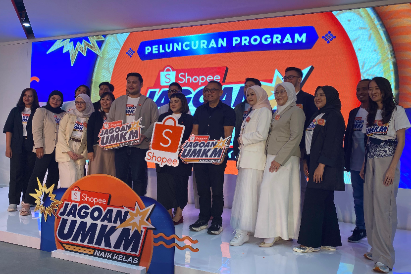 Para pelaku UMKM yang menjadi peserta terpilih dalam acara Program ‘Shopee Jagoan UMKM Naik Kelas’ di Trinity Tower, Jakarta, Senin (29/9/2025). 
