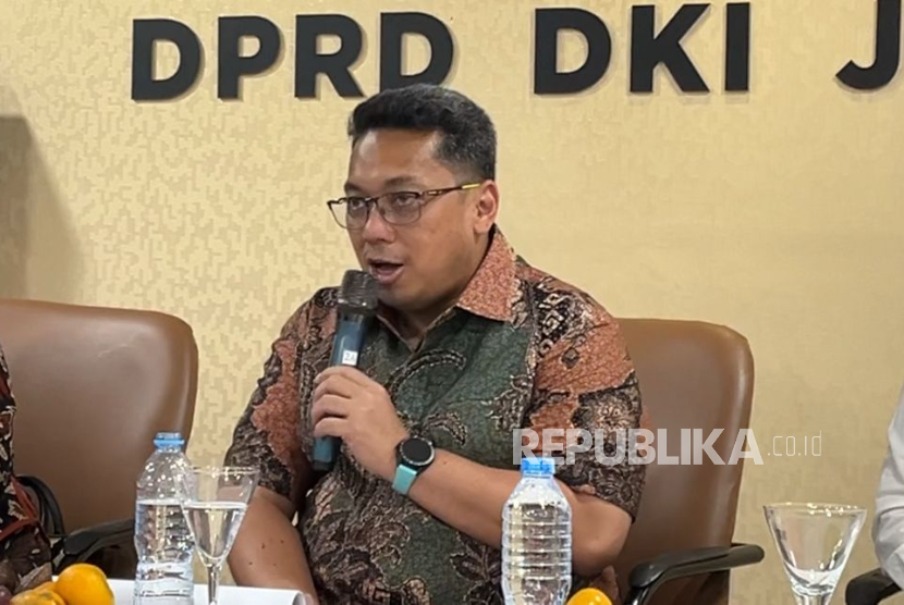 Direktur Utama Perumda Dharma Jaya, Raditya Endra Budiman di Balai Kota DKI, Jakarta Pusat, Jumat (3/10/2025).