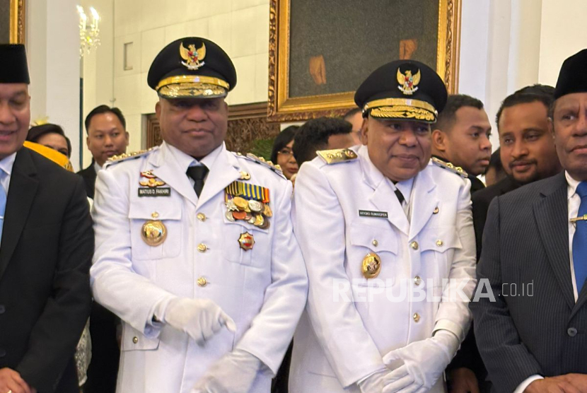 Gubernur Papua Matius D Fakhiri dan Wagub Aryoko Alberto Ferdinand Rumaropen di Istana Negara, Jakarta Pusat, Rabu (8/10/2025).