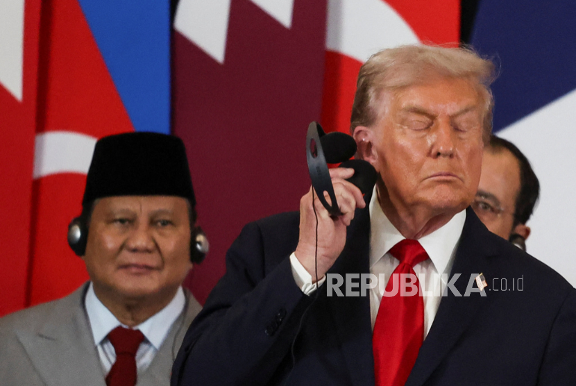 Presiden AS Donald Trump didampingi kepala negara lain termasuk Presiden RI Prabowo Subianto menghadiri KTT Perdamaian Internasional Gaza di Sharm el-Sheikh, Mesir, Senin, 13 Oktober 2025.