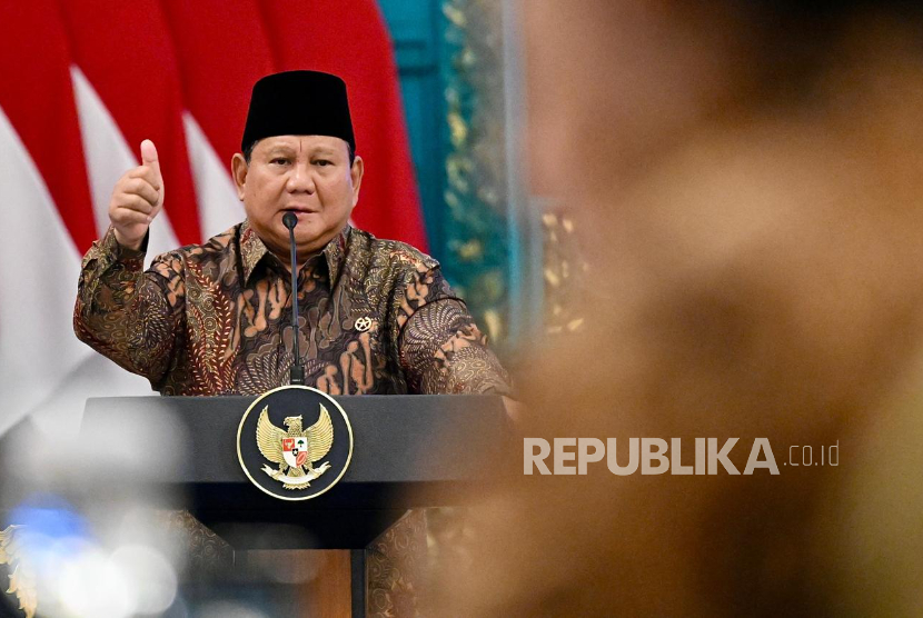 Presiden RI Jenderal (Purn) Prabowo Subianto saat memimpin Sidang Kabinet Paripurna di Istana Negara, Jakarta Pusat, Senin (20/10/2025) sore WIB.