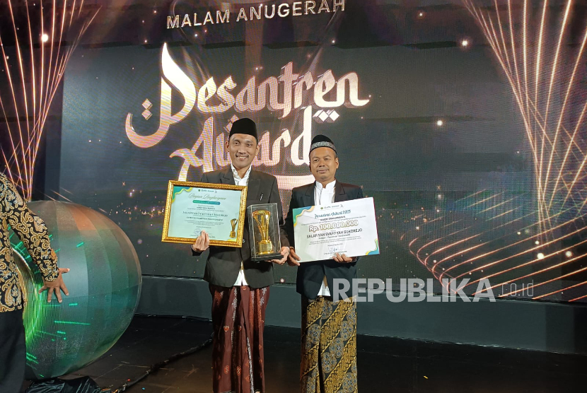 Pesantren Salafiyah Syafi'iyah Sukorejo Raih Penghargaan Pesantren Transformatif 2025