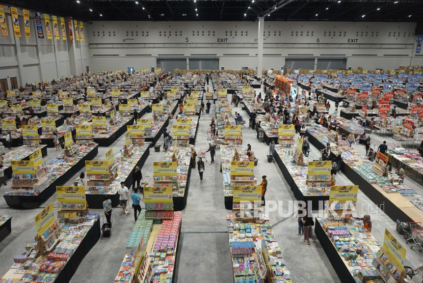 Big Bad Wolf (BBW) Jakarta 2025 di Hall 5-7 Nusantara International Convention Exhibition (NICE), PIK 2 pada 23 Oktober-2 November 2025.