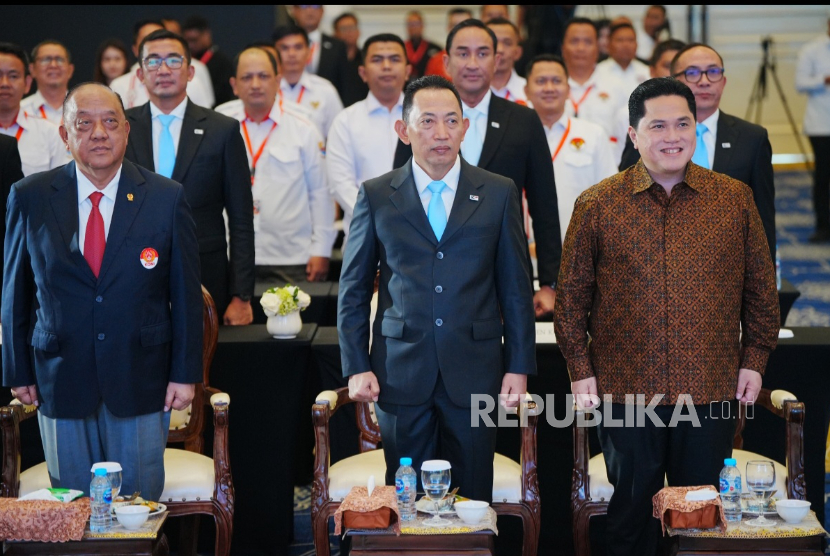 Ketua Umum PB ISSI Listyo Sigit Prabowo, Menpora Erick Thohir, dan Ketua KONI Pusat Marciano Norman.