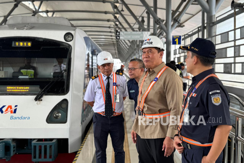 DPR Dukung Rencana Prabowo Bangun Jalur Kereta di Luar Jawa