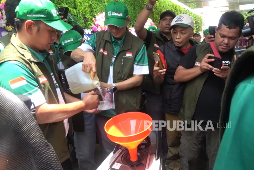 Peluncuran bahan bakar alternatif Bobibos di Jonggol, Kabupaten Bogor, Ahad (2/11/2025).