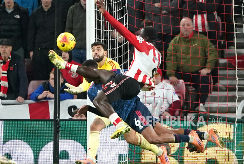 Rekor Kemenangan Arsenal Terhenti, Chelsea Naik ke Posisi Kedua, MU Selamat di Detik Akhir