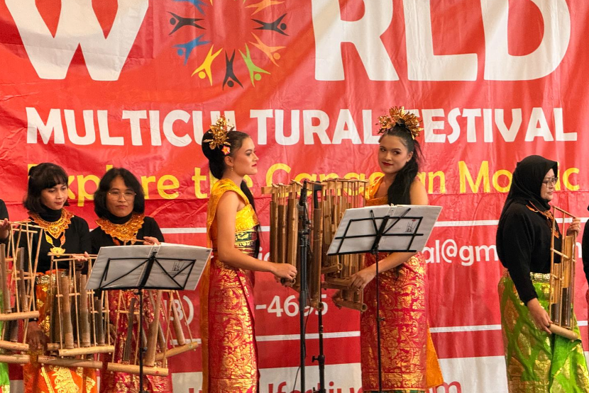 Penampilan delegasi Indonesia di World Multicultural Festival (WMF) di Ottawa, Kanada, Sabtu (15/11/2025).