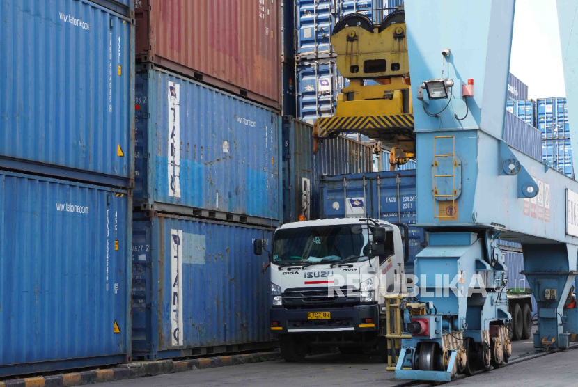 IPC Terminal Petikemas (IPC TPK) secara konsisten mempertahankan tren positif kinerja operasi terminal.