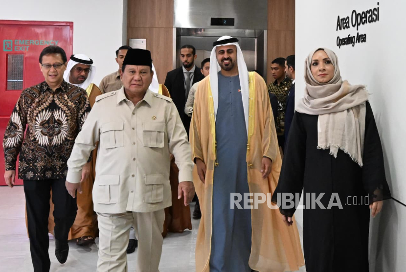 Presiden RI Prabowo Subianto meresmikan Rumah Sakit (RS) Kardiologi Emirates-Indonesia di Kota Surakarta, Jawa Tengah pada Rabu (19/11/2025).