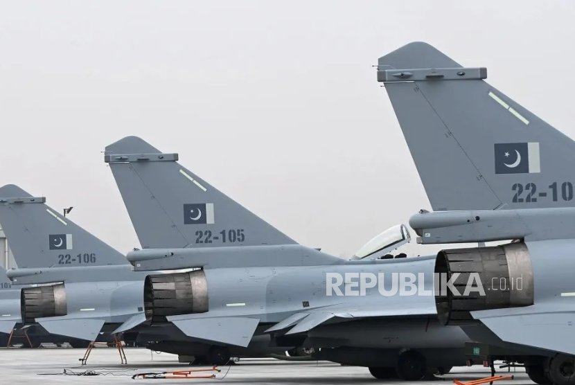 Armada jet tempur Chengdu J-10CE milik Angkatan Udara Pakistan (PAF),