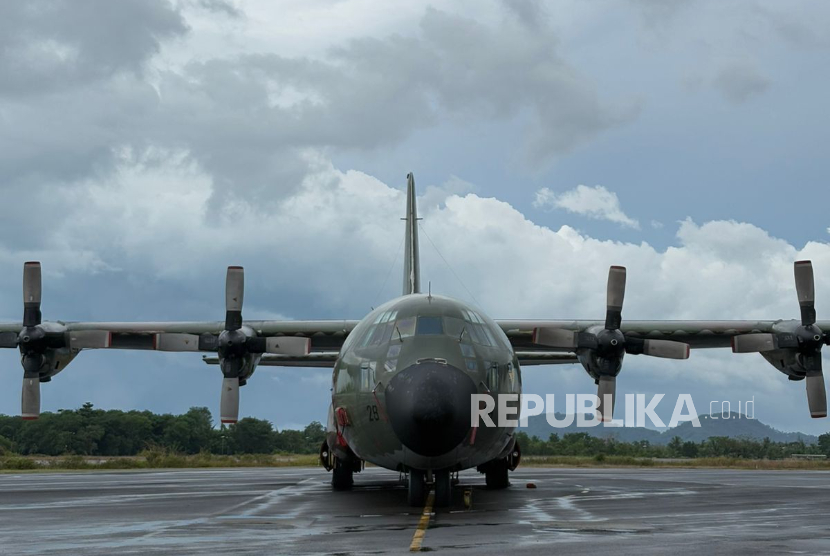 Pesawat angkut C-130 Hercules milik Skadron Udara 32 Lanud Abdulrachman Saleh.