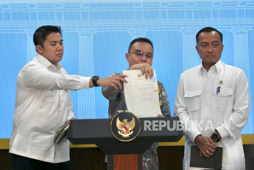 Ini Alasan Prabowo Rehabilitasi Tiga Direksi PT ASDP Hingga Mereka Bebas