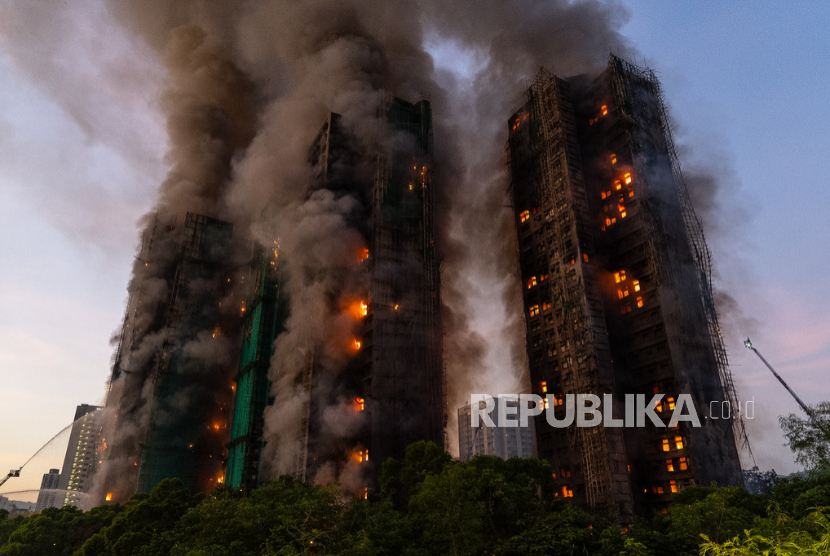 Kebakaran Dahsyat Tewaskan 36 Orang di Hong Kong
