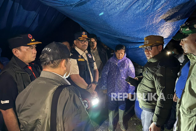 Dirjen Bina Adwil Kemendagri Safrizal ZA memimpin tim ke lokasi banjir dan longsor di Kota Sibolga, Sumatra Utara.