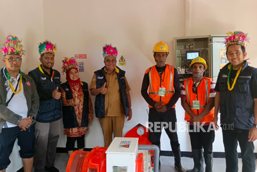 PLTMH dan PLTS Hadirkan Listrik Ramah Lingkungan untuk Warga Ausem Papua