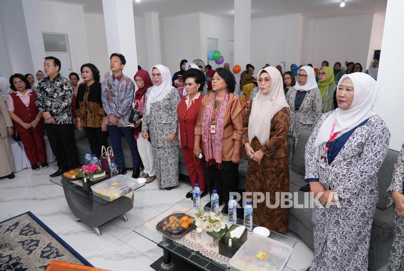 Edukasi yang bertujuan menjaga kesehatan ibu dan anak. 