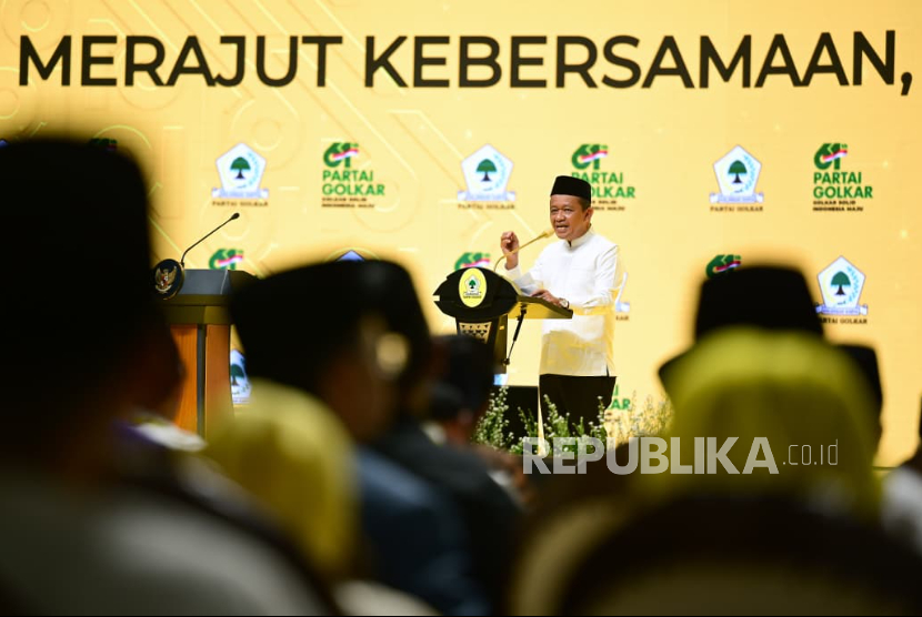 Ketua Umum Bahlil Lahadalia berpidato dalam rangkaian Puncak HUT Ke-61 Partai Golkar di Istora Senayan, Jakarta Pusat, Jumat (5/12/2025) malam WIB.