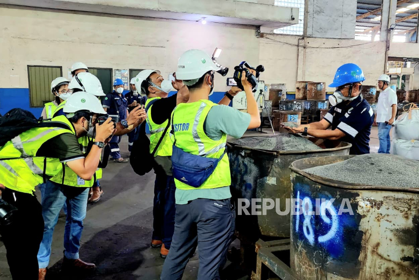 Sejumlah jurnalis melakukan media visit ke lokasi korporasi di bawah holding MIND ID.