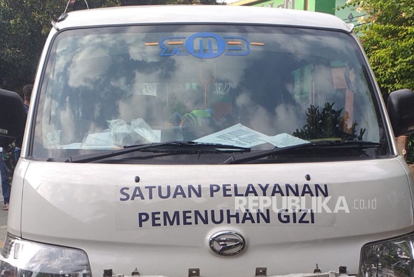 Mobil SPPG yang mengangkut MBG menabrak siswa dan guru SDN Kalibaru 01, Cilincing, Jakarta Utara, Kamis (11/12/2025).